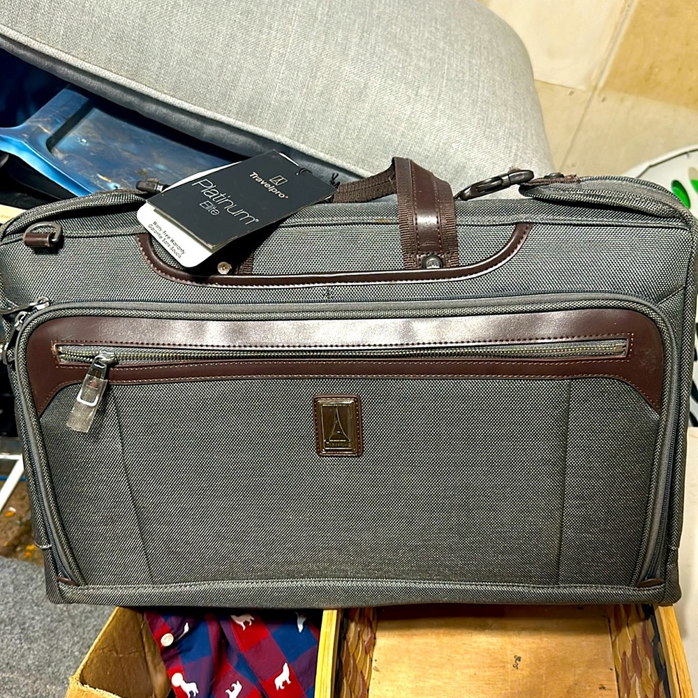 Travelpro platinum elite trifold garment bag